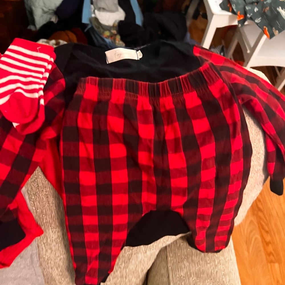 Holiday pjs for thanksgiving and christmas - Picture 5 of 6